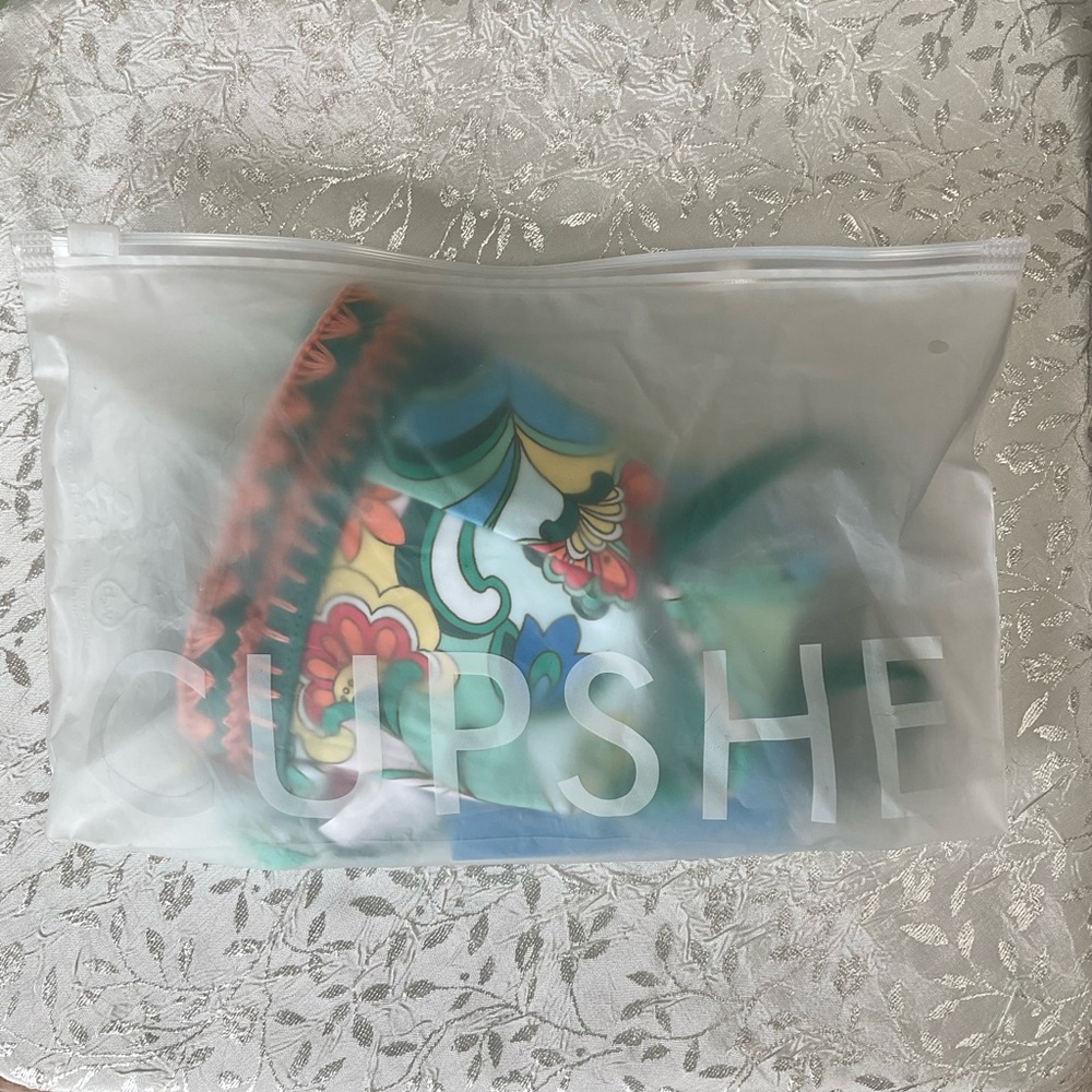 Cupshe Colorful Paradise Crossback Bikini Top (top only), NWT - Picture 8 of 14